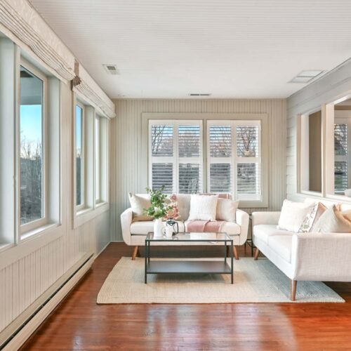 Bright Cozy Upscale Home Near Prestigious Schools