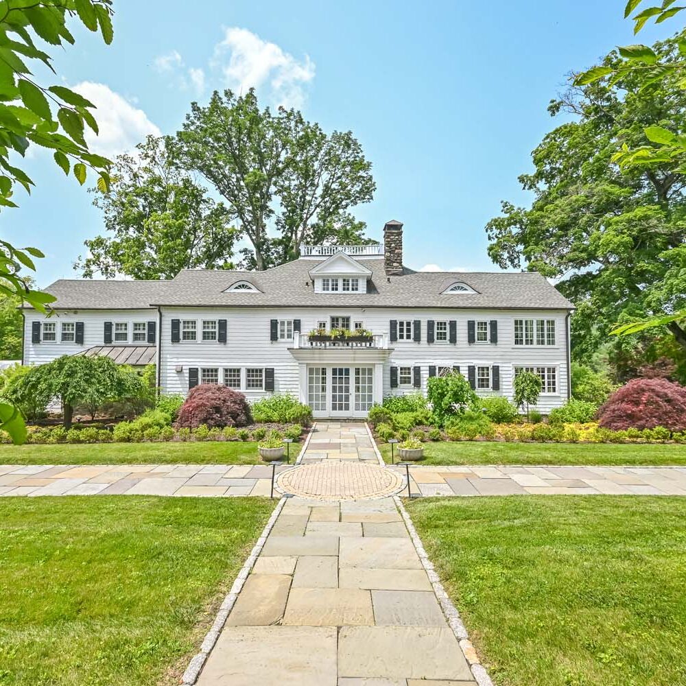 Private 53 Acre Luxury Danbury Retreat